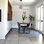 Honoris - Brand New - Private Parking - 90 M From The Beach- Terrace Apartman Slano