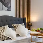 Apartman Honoris - Brand New - Private Parking - 90 M From The Beach- Terrace