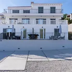 Honoris - Brand New - Private Parking - 90 M From The Beach- Terrace