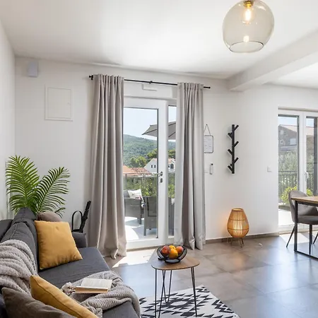 Honoris - Brand New - Private Parking - 90 M From The Beach- Terrace Apartament Slano