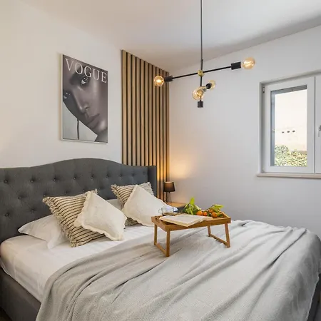 Honoris - Brand New - Private Parking - 90 M From The Beach- Terrace * Slano