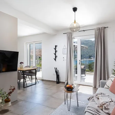 Honoris - Brand New - Private Parking - 90 M From The Beach- Terrace