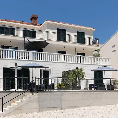 Honoris - Brand New - Private Parking - 90 M From The Beach- Terrace Slano