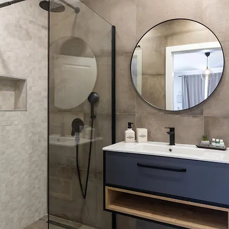 Honoris - Brand New - Private Parking - 90 M From The Beach- Terrace * Slano