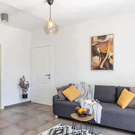 Honoris - Brand New - Private Parking - 90 M From The Beach- Terrace