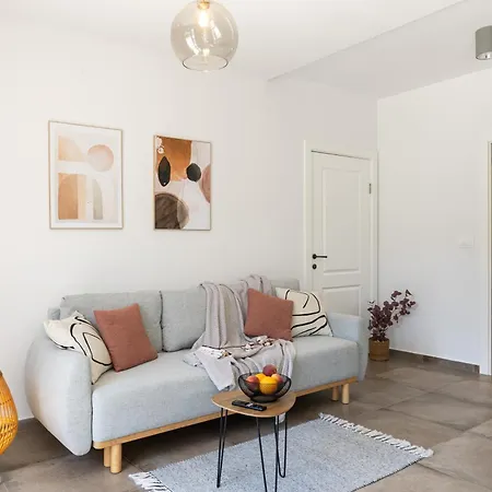 Honoris - Brand New - Private Parking - 90 M From The Beach- Terrace * Slano