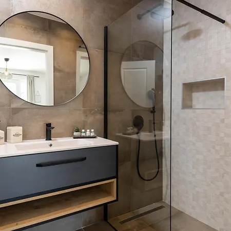 Apartman Honoris - Brand New - Private Parking - 90 M From The Beach- Terrace