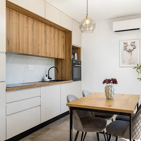 Honoris - Brand New - Private Parking - 90 M From The Beach- Terrace Slano