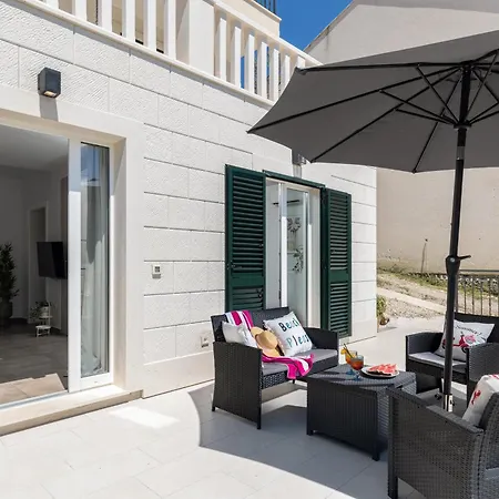 Honoris - Brand New - Private Parking - 90 M From The Beach- Terrace