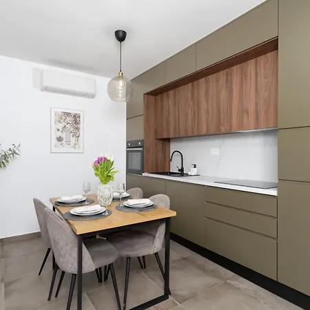 Honoris - Brand New - Private Parking - 90 M From The Beach- Terrace Slano