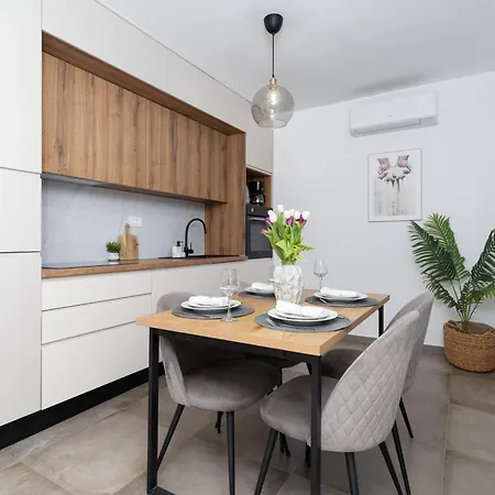 Honoris - Brand New - Private Parking - 90 M From The Beach- Terrace