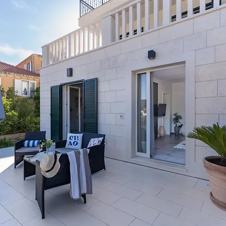 Honoris - Brand New - Private Parking - 90 M From The Beach- Terrace