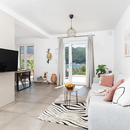 Honoris - Brand New - Private Parking - 90 M From The Beach- Terrace Slano
