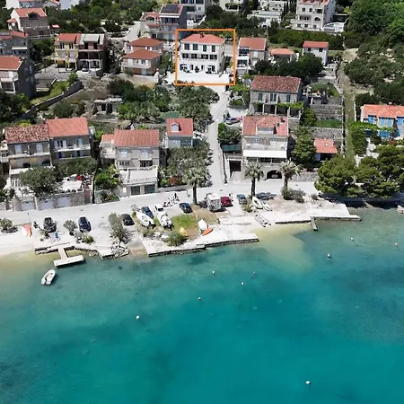 Honoris - Brand New - Private Parking - 90 M From The Beach- Terrace Apartment