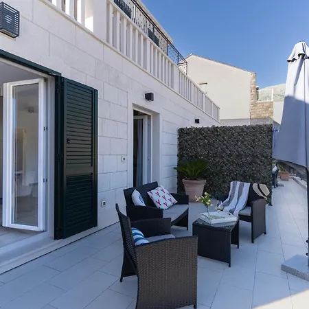 Honoris - Brand New - Private Parking - 90 M From The Beach- Terrace * Slano