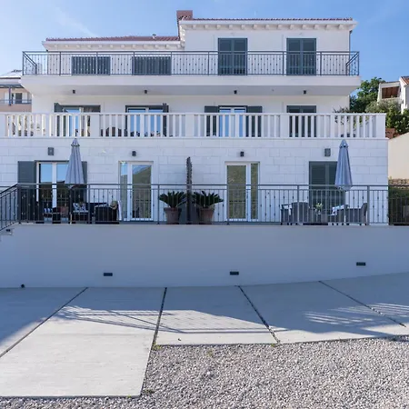 Honoris - Brand New - Private Parking - 90 M From The Beach- Terrace