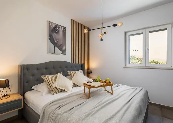 Honoris - Brand New - Private Parking - 90 M From The Beach- Terrace * Slano