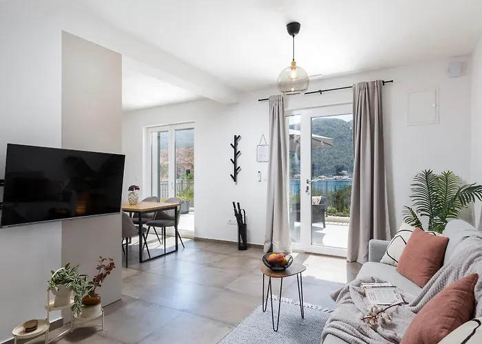 Honoris - Brand New - Private Parking - 90 M From The Beach- Terrace