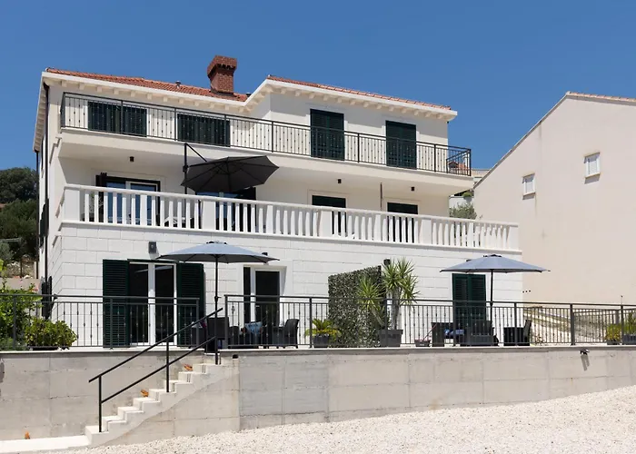 Honoris - Brand New - Private Parking - 90 M From The Beach- Terrace Slano