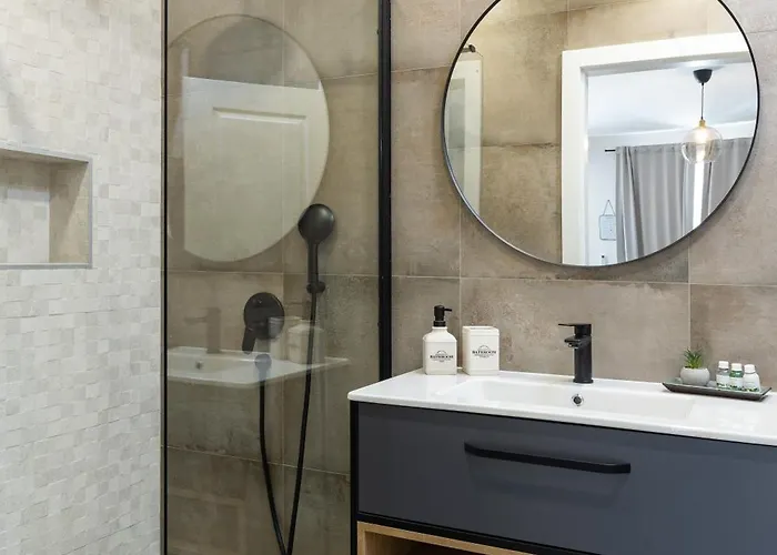 Apartament Honoris - Brand New - Private Parking - 90 M From The Beach- Terrace Slano
