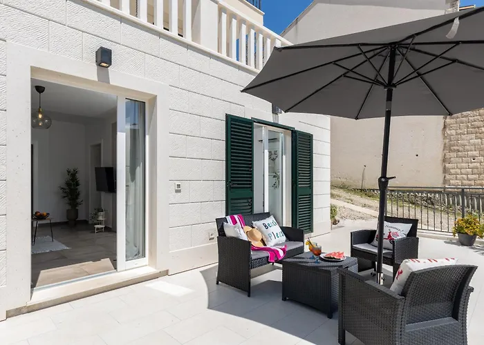 Honoris - Brand New - Private Parking - 90 M From The Beach- Terrace